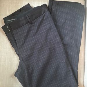 Women’s Banana Republic dark grey pinstripe pants.
